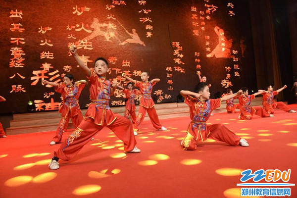 图片7黄河路第一小学带来的武术表演_副本